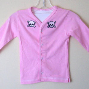 TODDLER GIRLS Shirt TOP 18M Girly Skull Pirate NWT
